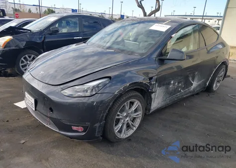 2024 Tesla Model Y Long Range Dual Motor All-Wheel Drive из США, поврежденный, VIN 7SAYGDEE2RA250834